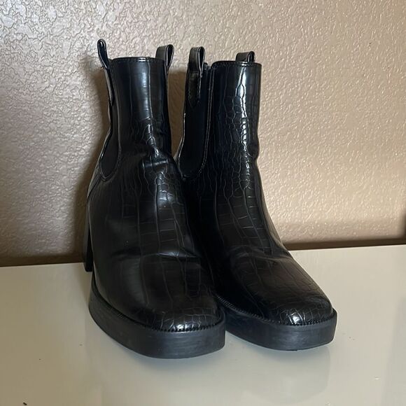 Nasty Gal Chunky Heel Croc Embossed Ankle Boots size 6 - Picture 2 of 6